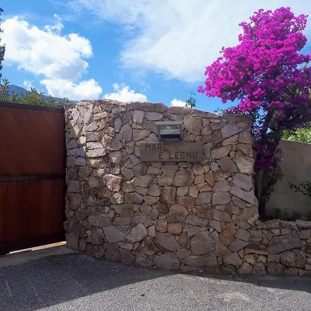 Bed & Breakfast Mare E Legnu